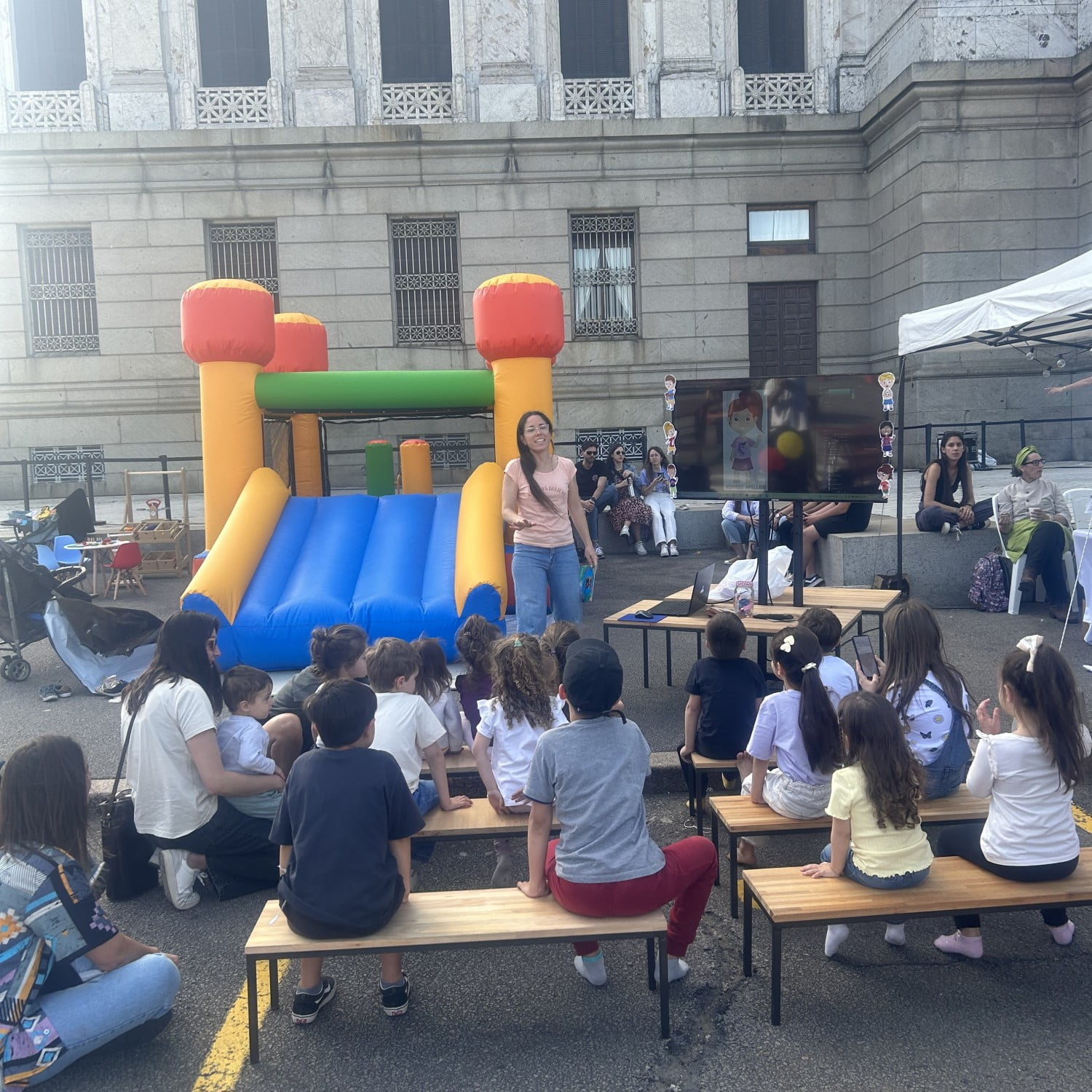 Espacio Emprendedor 2023 - ANDE Uruguay  (mobiliario infantil, plaza blanda, castillo inflable)